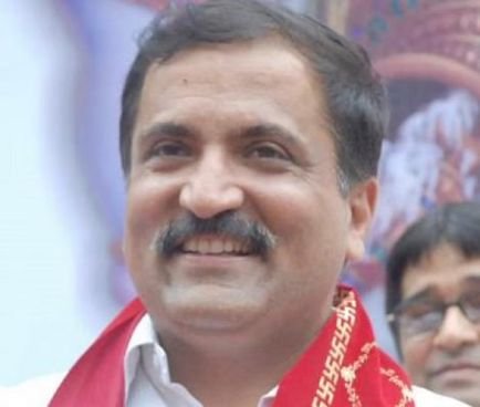 राज्य सरकारचा 15 टक्के फी सवलतीचा निर्णय निव्वळ धूळफेक