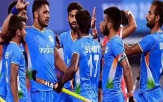 भारत 2-1 ने आघाडीवर
