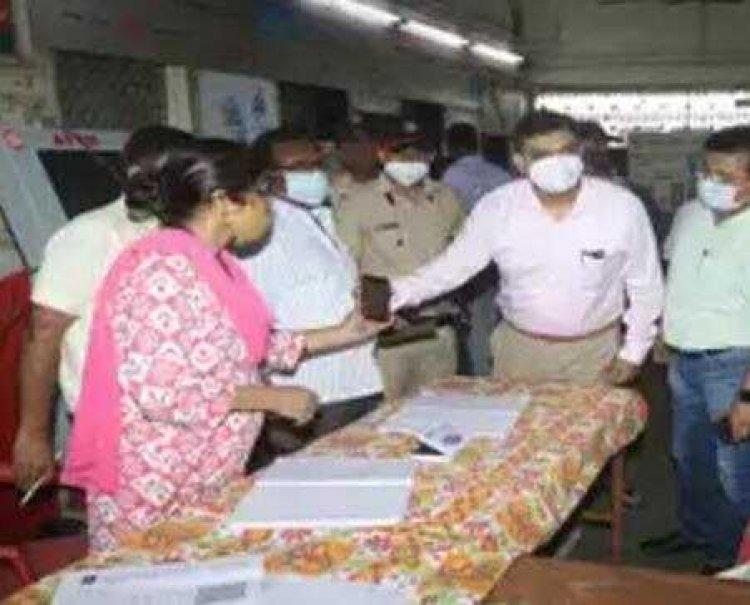 ऑफलाईन रेल्वेपास प्रक्रिया सुरु होताच ठाण्याचे पालिका आयुक्त रेल्वे स्टेशनवर