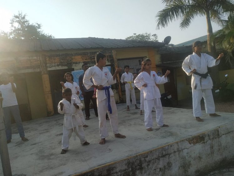 जव्हार महाविद्यालयात फिट इंडिया क्लब मार्फत महिला सुरक्षा प्रशिक्षण संपन्न.