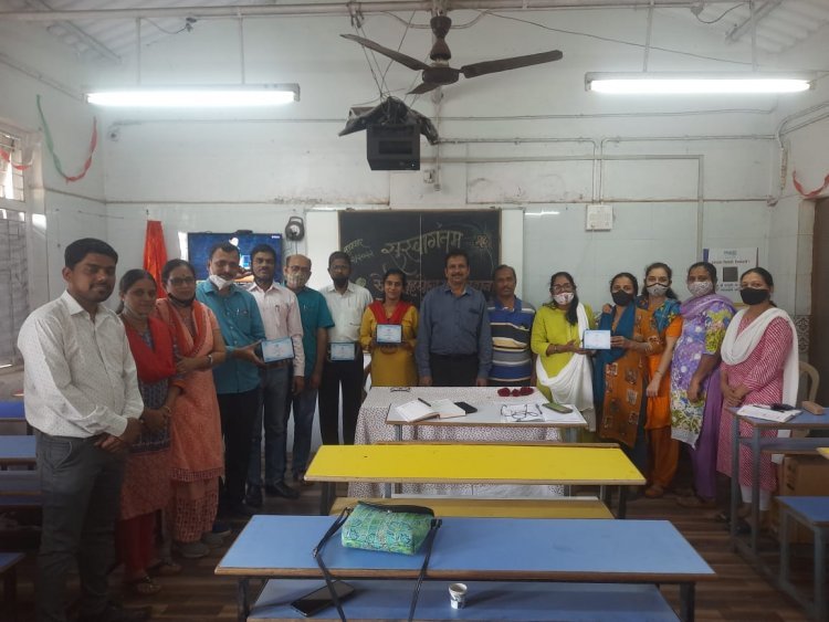 प्रियदर्शिनी विद्यामंदिर चारकोप कांदिवली पश्चिम येथील शाळेला स्मार्ट टी. व्ही. व डिजिटल अभ्यासक्रम संच भेट आणि प्रशिक्षण कार्यक्रम संपन्न